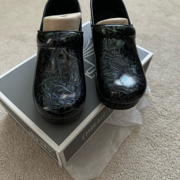 Dansko Women’s Professional Clogs - Picture 1 of 4